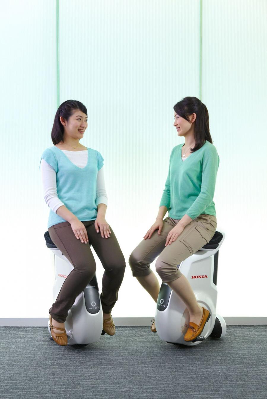  Honda Uni-Cub Personal Mobility Device 2012 года  (фото 15 из 30)